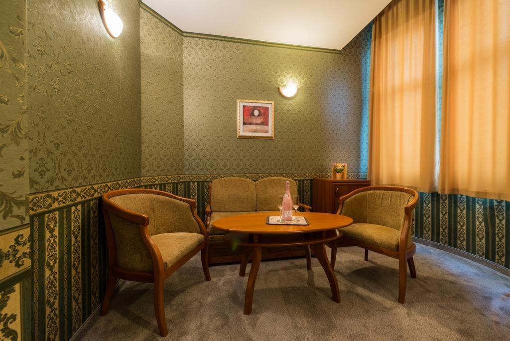 Family Hotel Chiplakoff بورغاس المظهر الخارجي الصورة